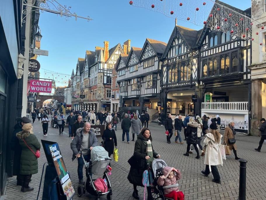 Romance On The Rows - Hot Tub City Centre Chester Exterior foto